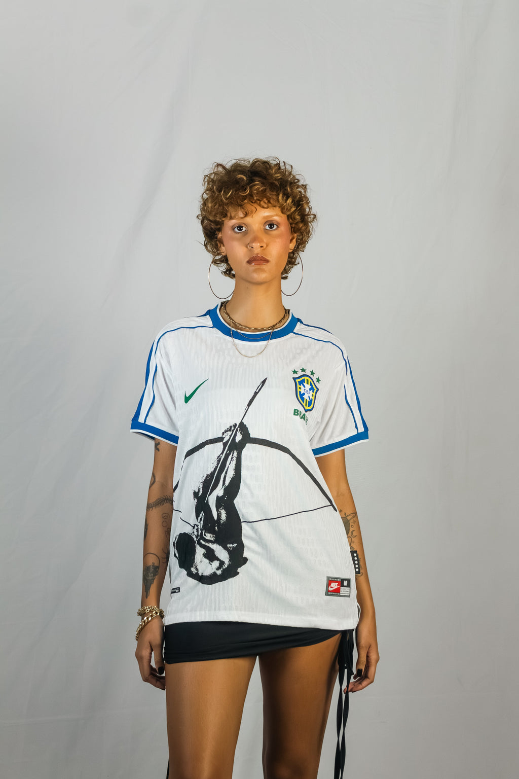 Camisa seleção brasileira 98 branca x Luta Indígena